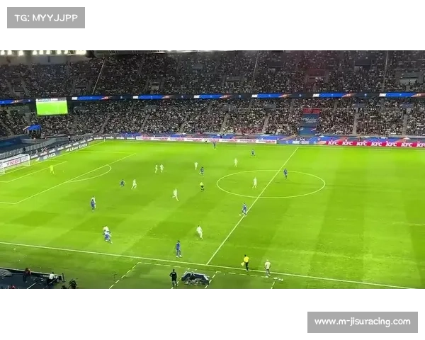 球迷闯入王子公园球场，比赛短暂中断后恢复